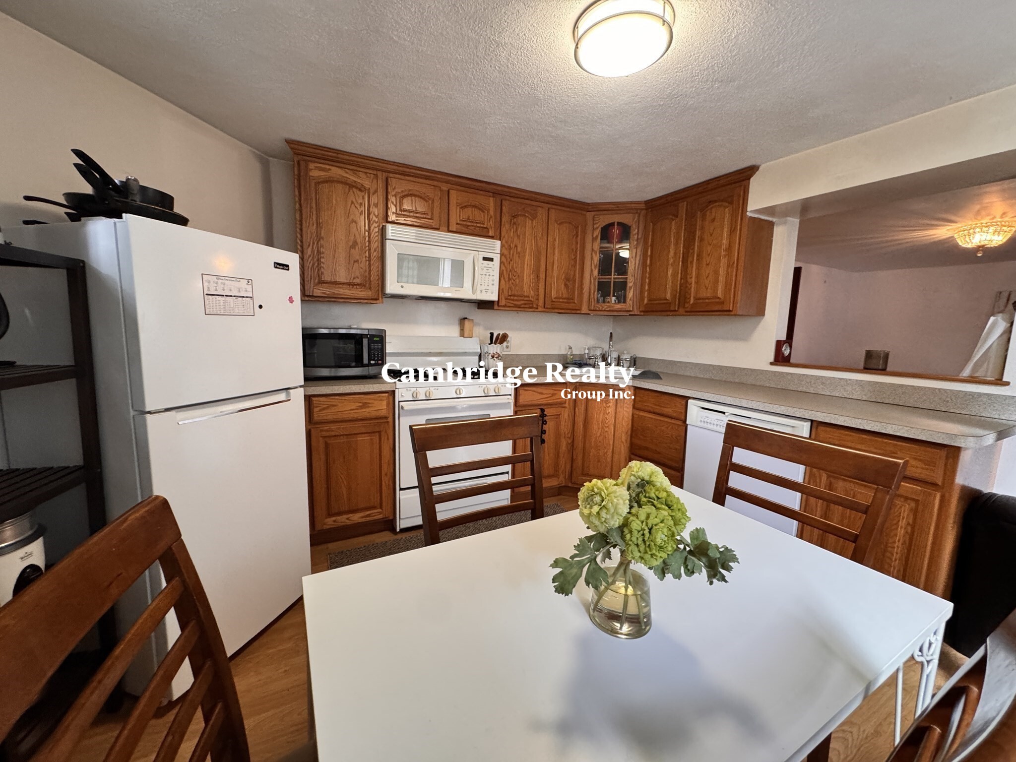 11 Columbus Ave., Somerville, MA - 2,300 USD/ month