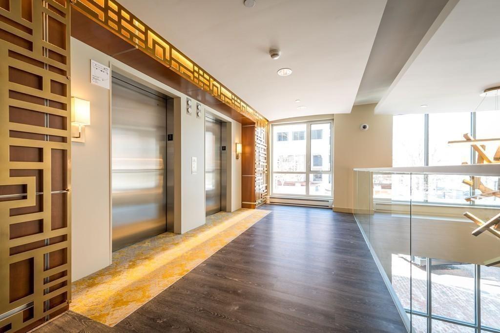 100 Station Lndg, Medford