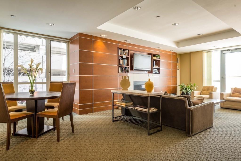 100 Station Lndg, Medford