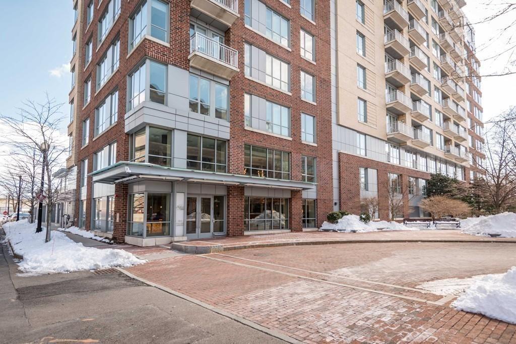 100 Station Lndg, Medford