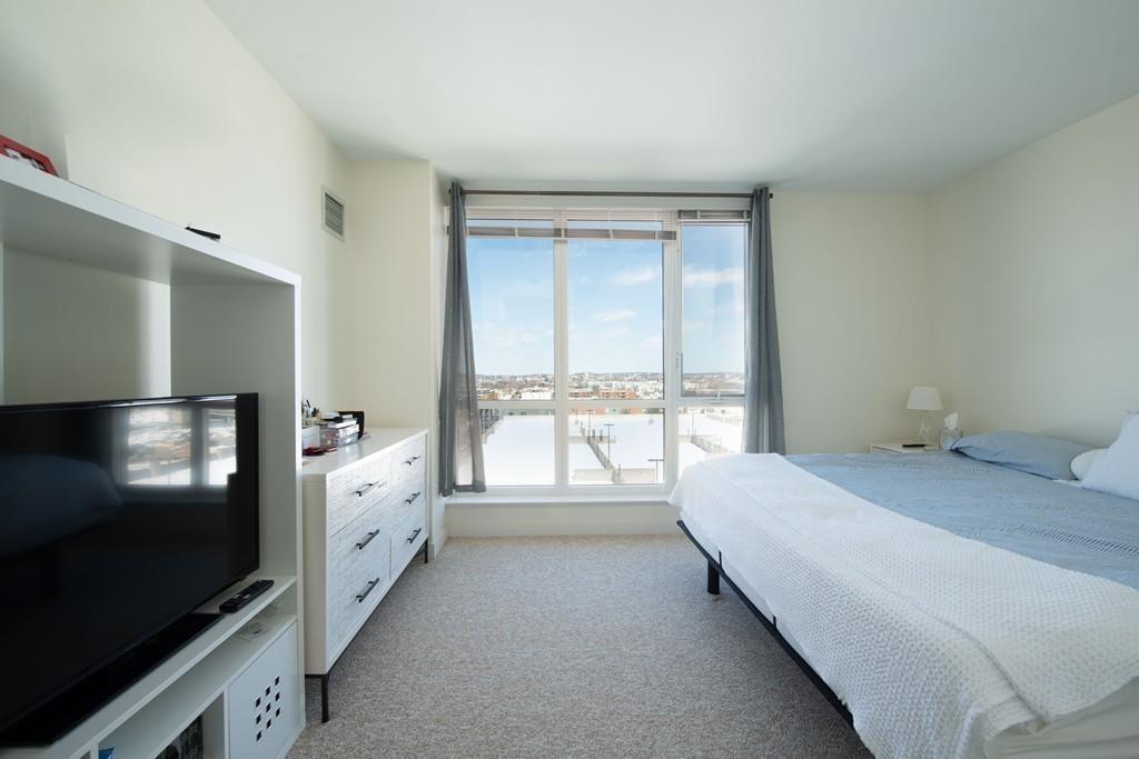 100 Station Lndg, Medford