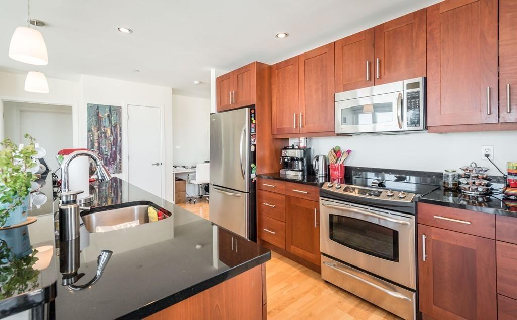 100 Station Lndg, Medford