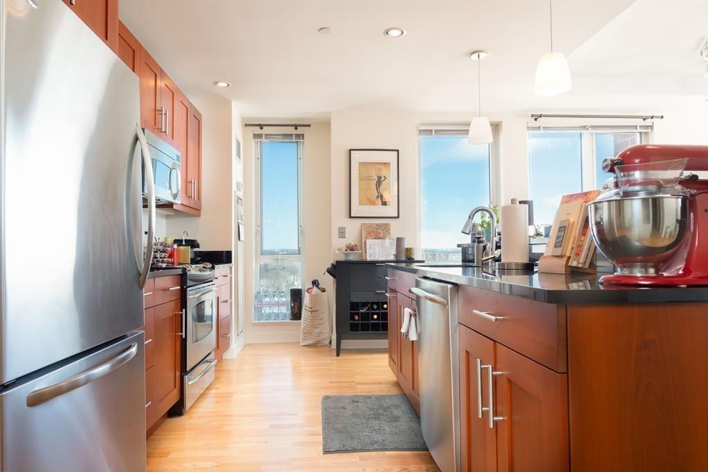 100 Station Lndg, Medford