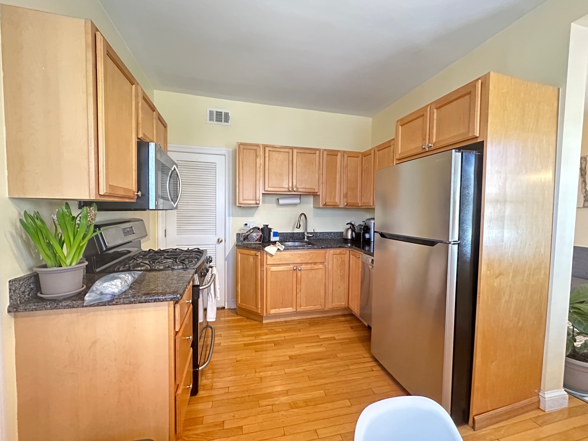 394 Riverway, Mission Hill