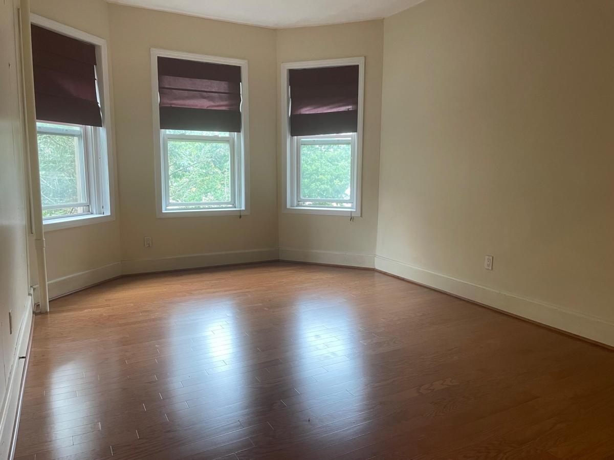 394 Riverway, Mission Hill