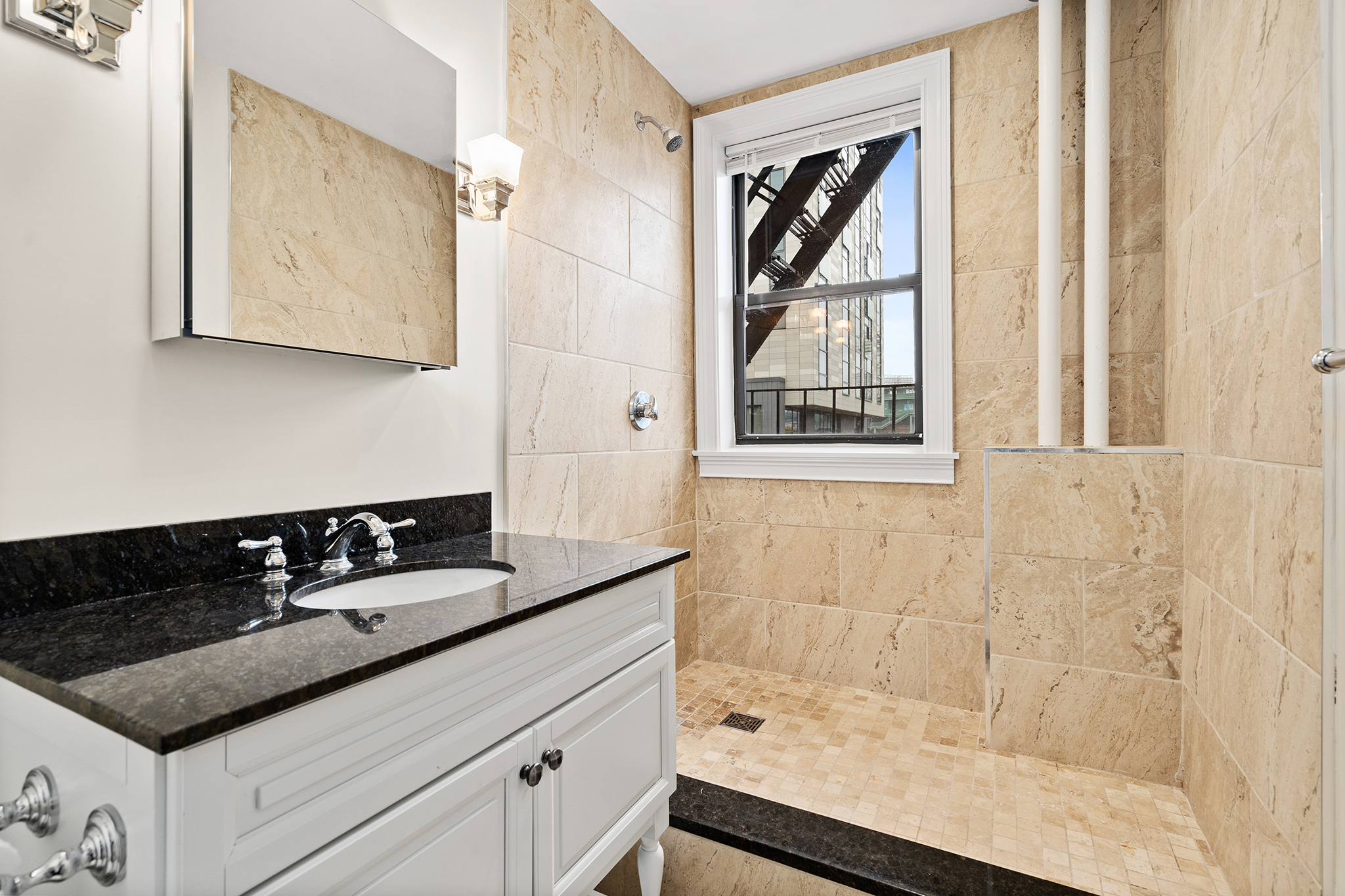 25 Peterborough St, Fenway