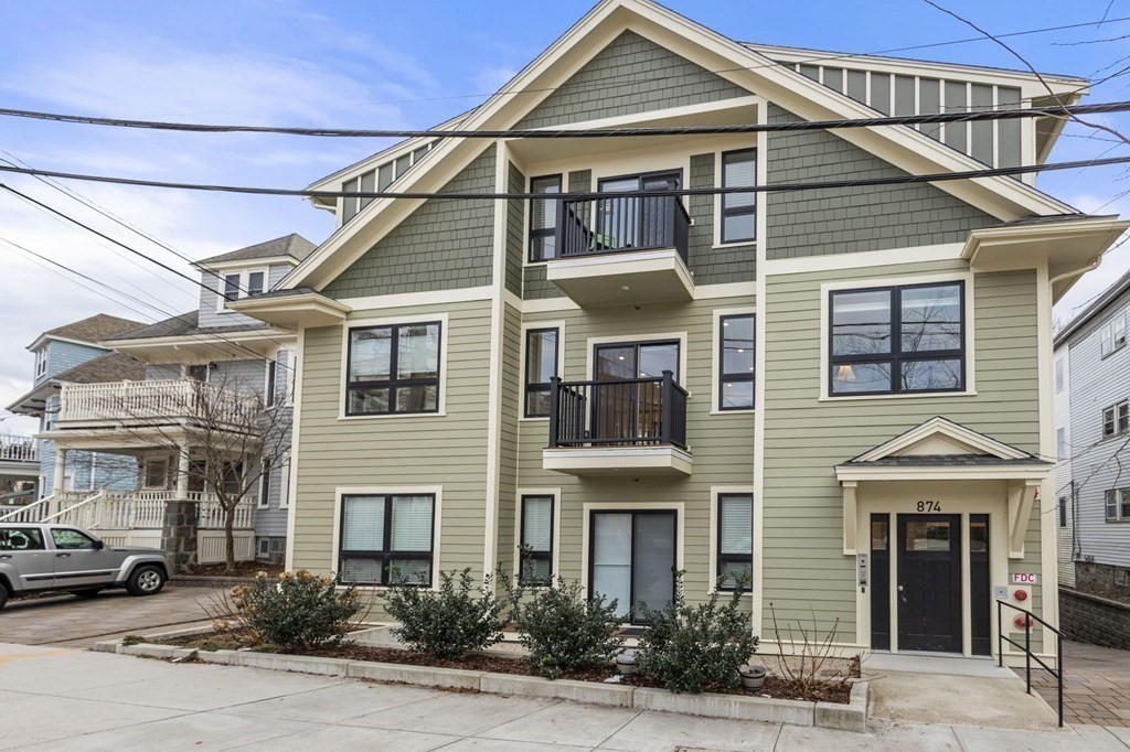 874 South St, Roslindale