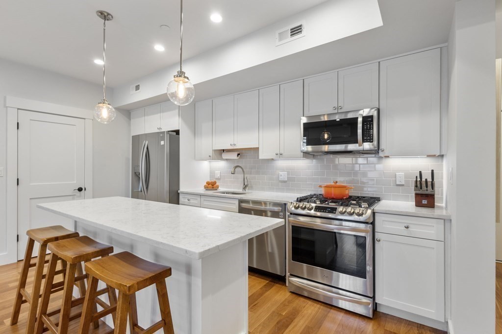 874 South St, Roslindale