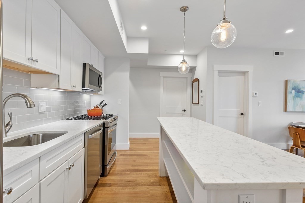 874 South St, Roslindale