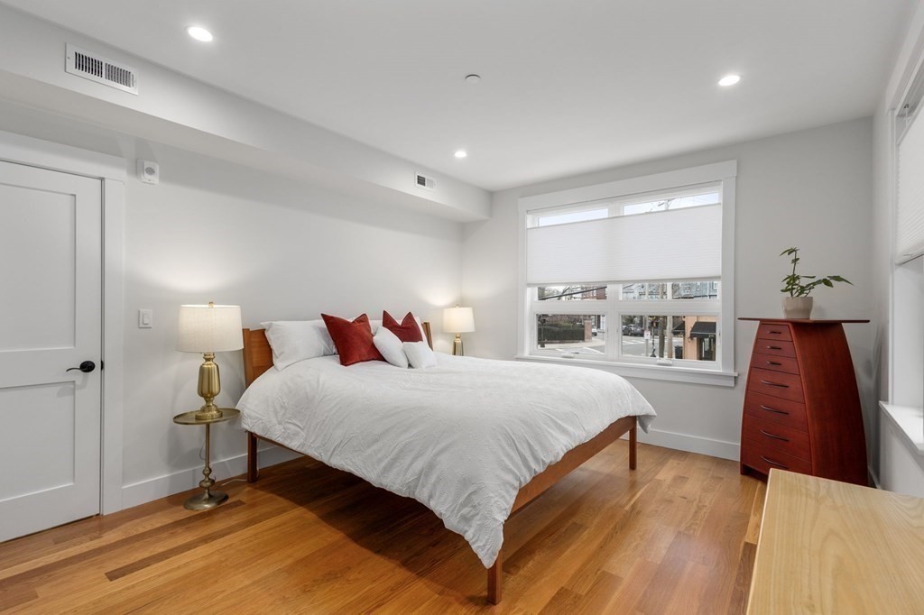 874 South St, Roslindale