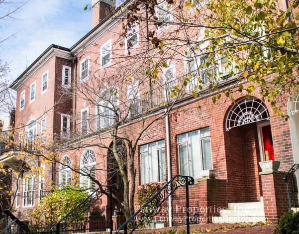 39 Garrison Rd, Washington Square