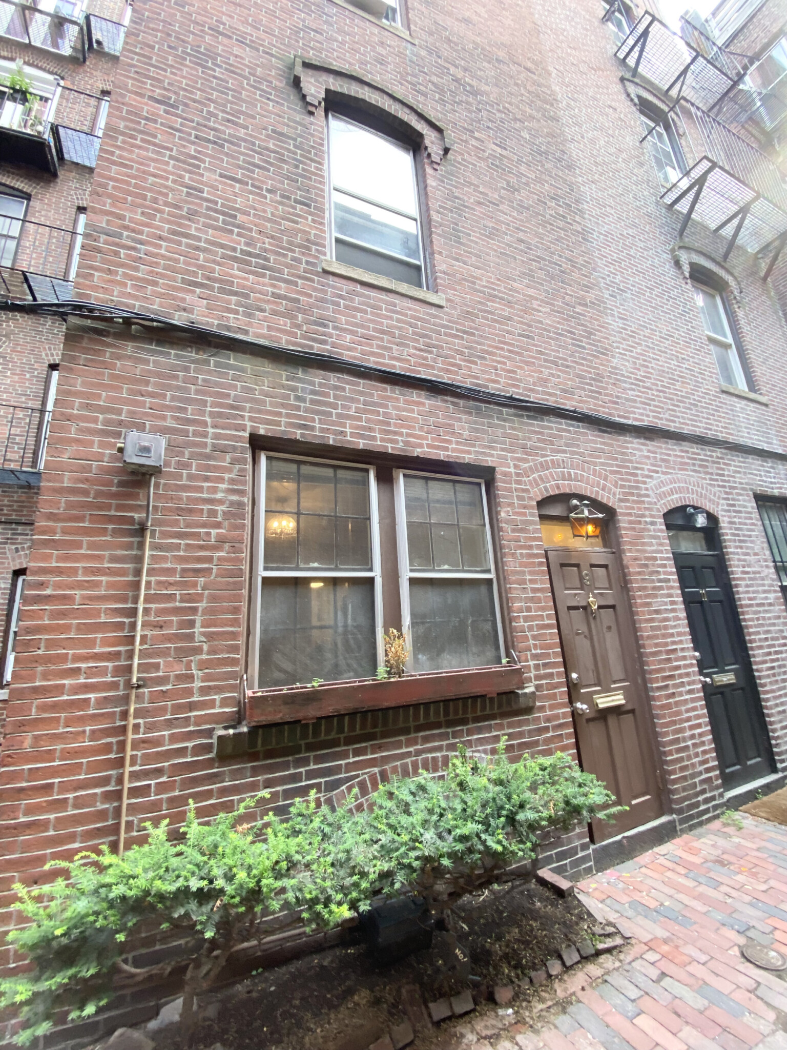 9 Champney Pl, Beacon Hill