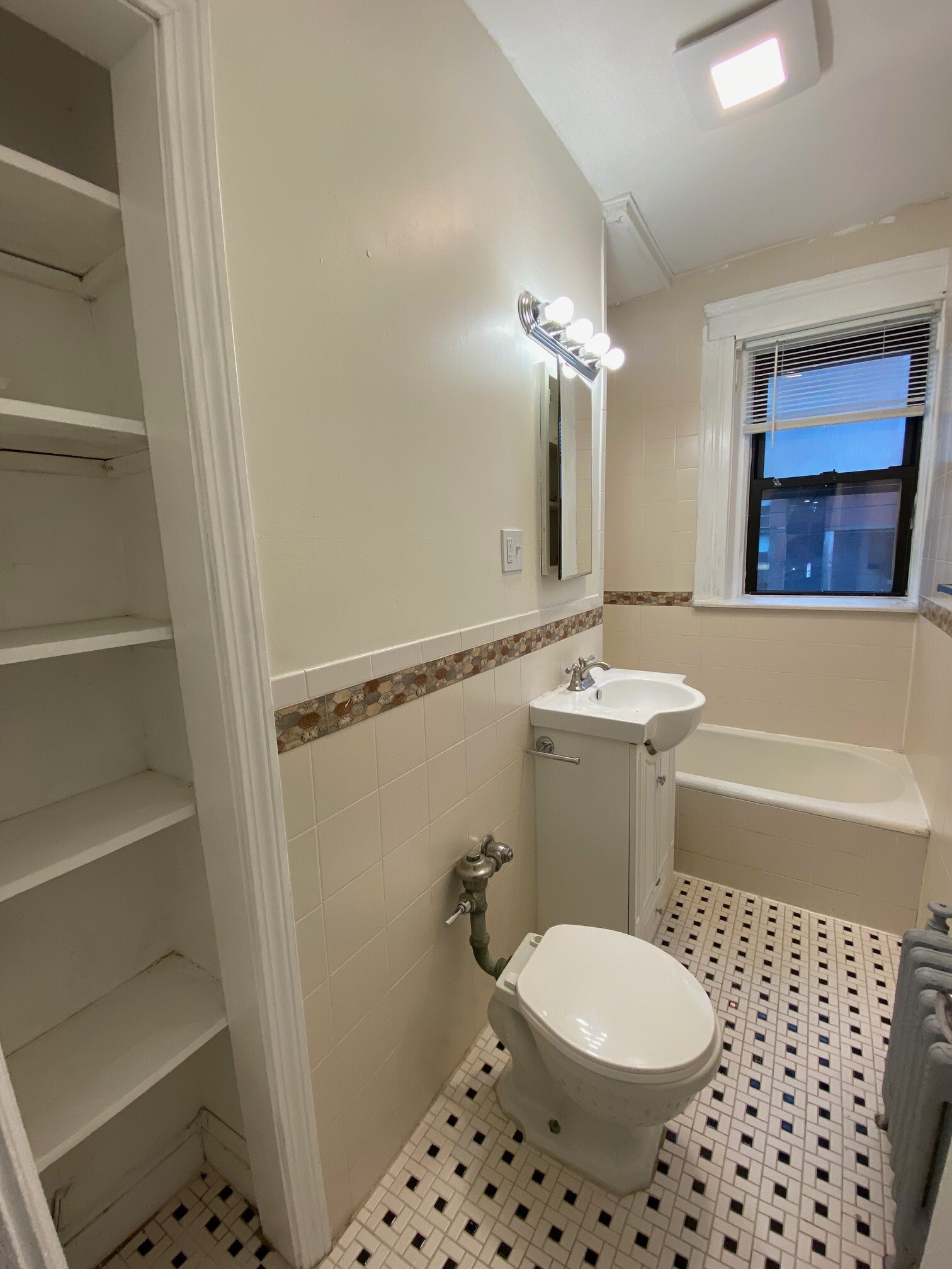 2003 Commonwealth Ave, Brighton