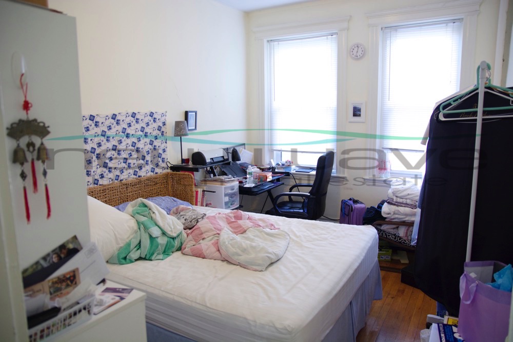 100 Queensberry St, Fenway