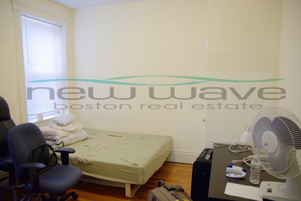 100 Queensberry St, Fenway