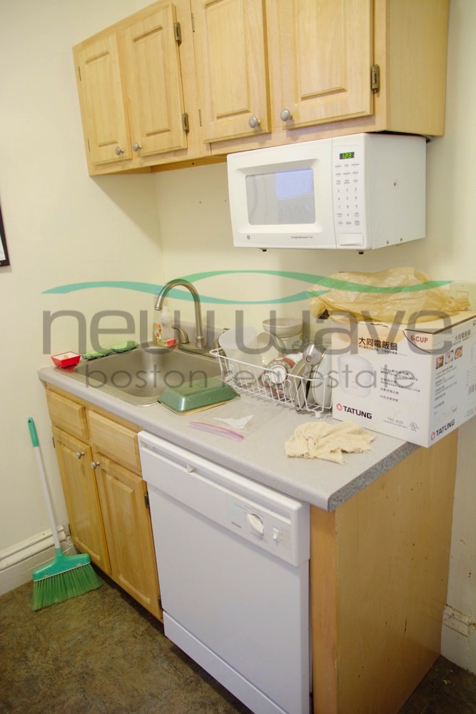 100 Queensberry St, Fenway