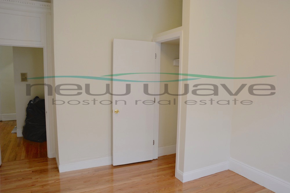 132 Hemenway St, Fenway