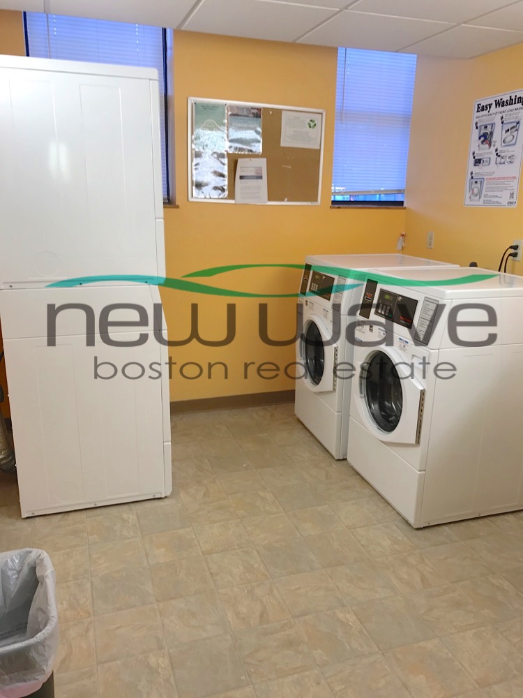 105 Queensberry St, Fenway