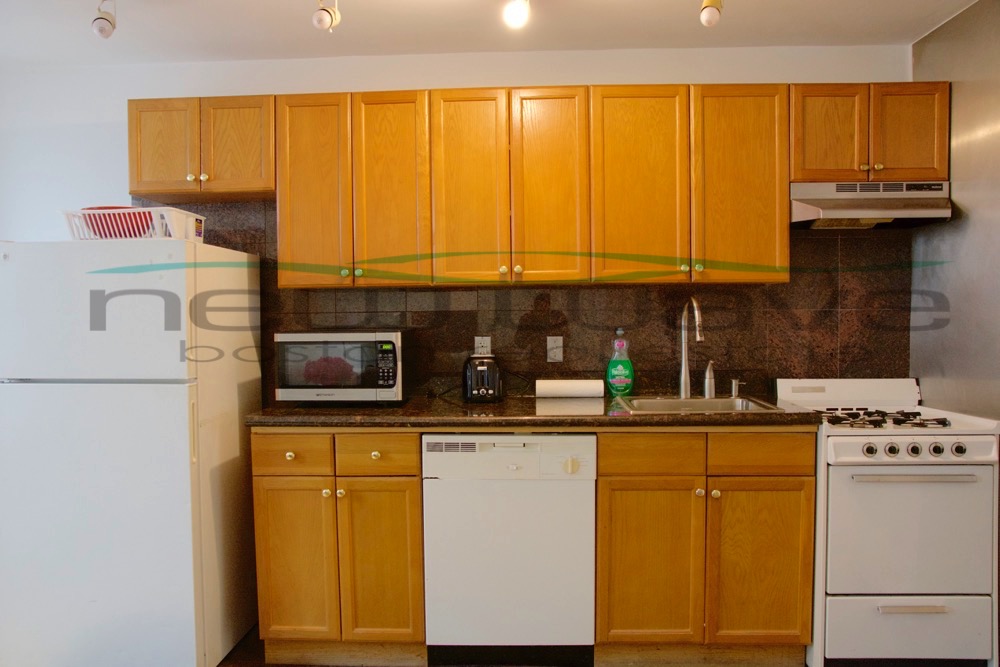 90 Warrenton St, Theatre District