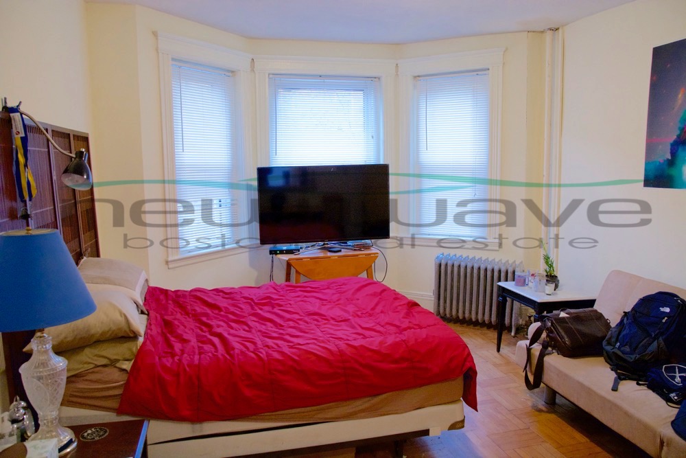 18 Queensberry St, Fenway