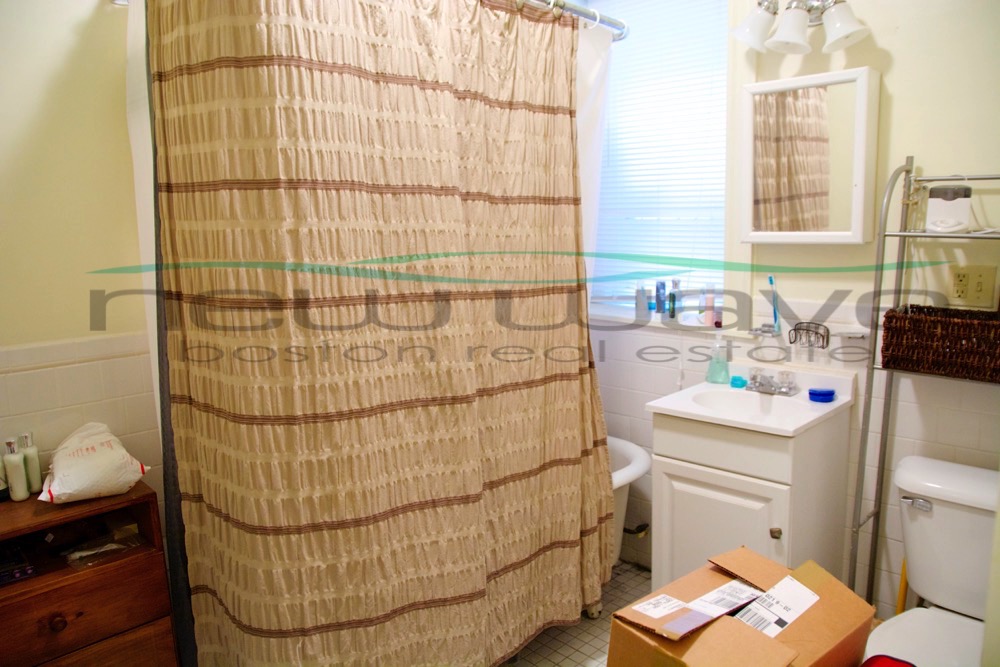 18 Queensberry St, Fenway