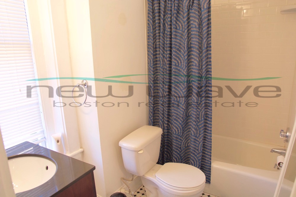 16 Cumberland St, Back Bay