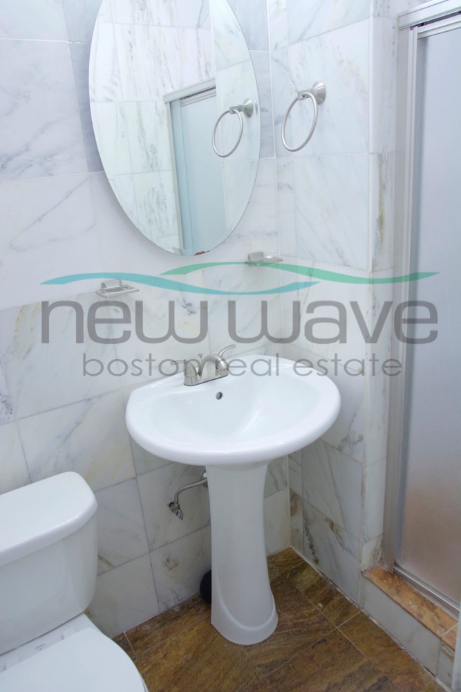 254 Newbury St, Back Bay