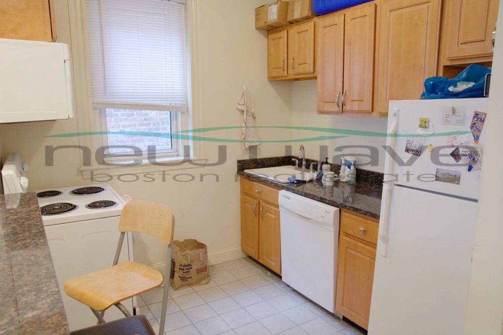 98 Queensberry St, Fenway