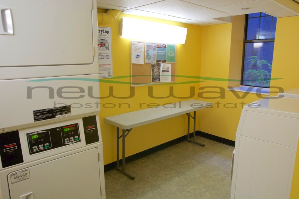 102 Queensberry St, Fenway