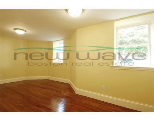 19 Parker Hill Ave, Mission Hill