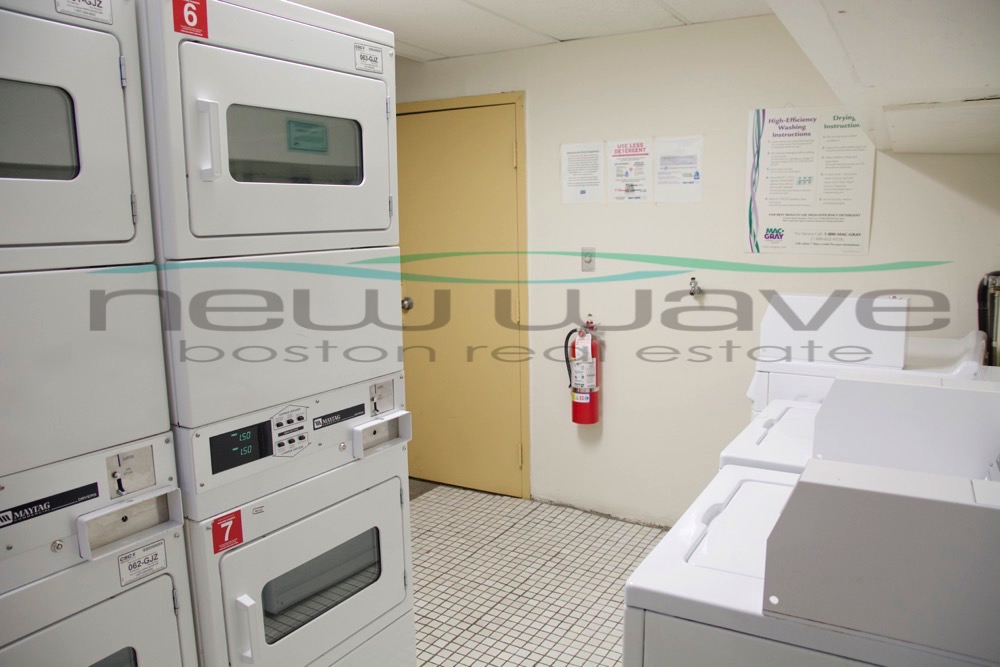 1091 Boylston St, Fenway