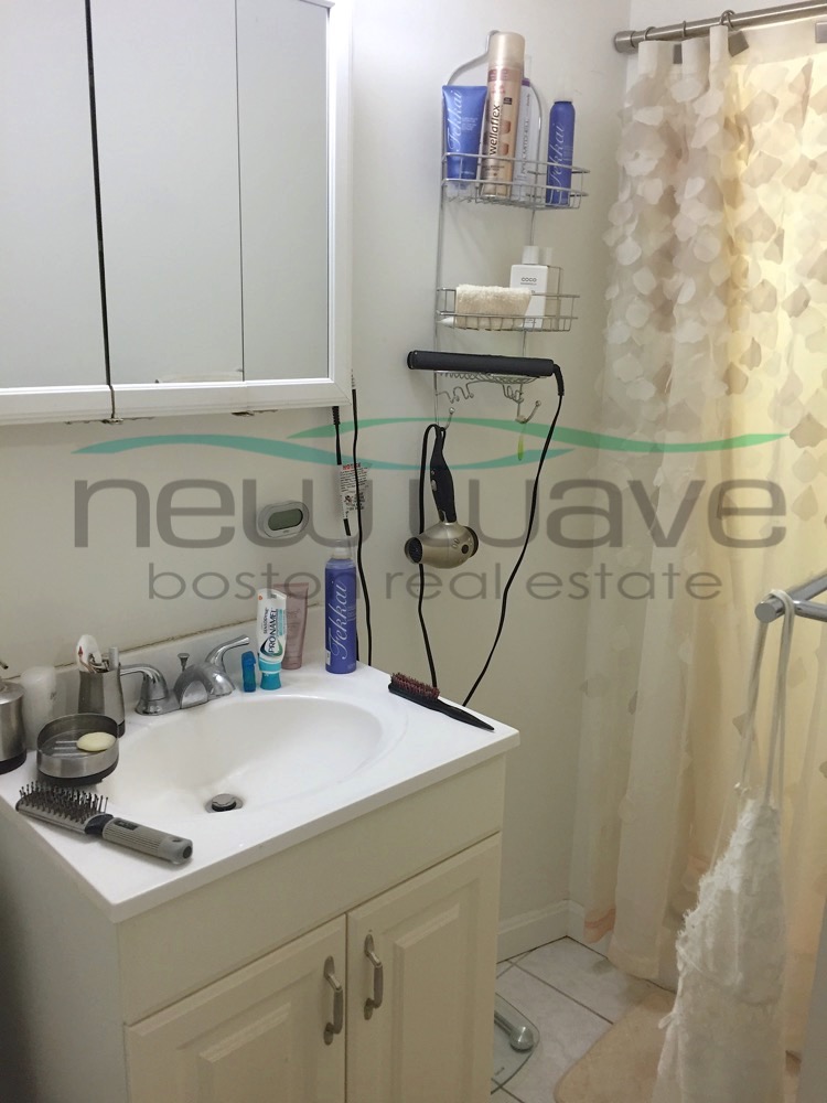 92 Charles St, Beacon Hill