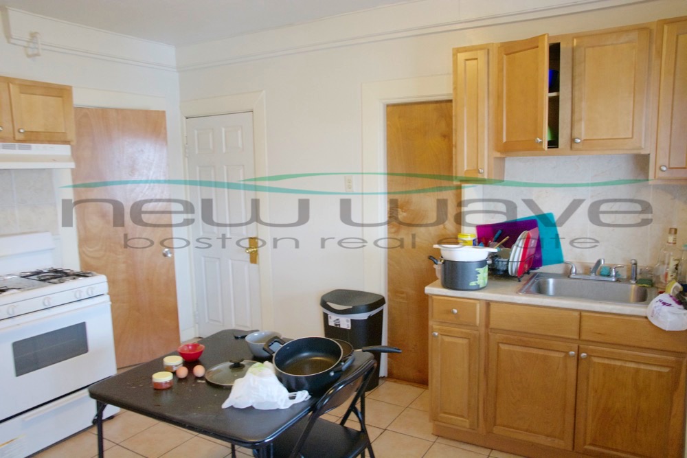 4 bed, 1 bath apartment for rent at 203 Hillside St Unit 3, Mission Hill — photo 2 of 13