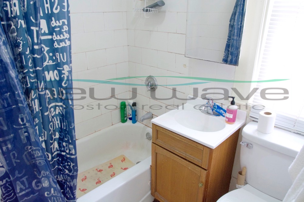 4 bed, 1 bath apartment for rent at 203 Hillside St Unit 3, Mission Hill — photo 12 of 13