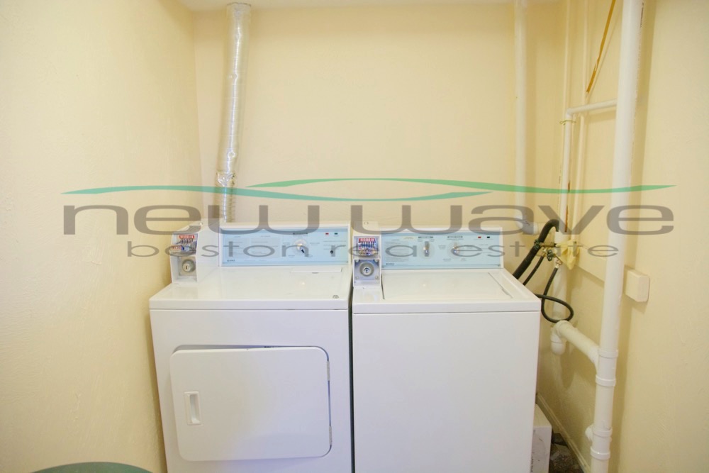 207 Hillside St, Mission Hill