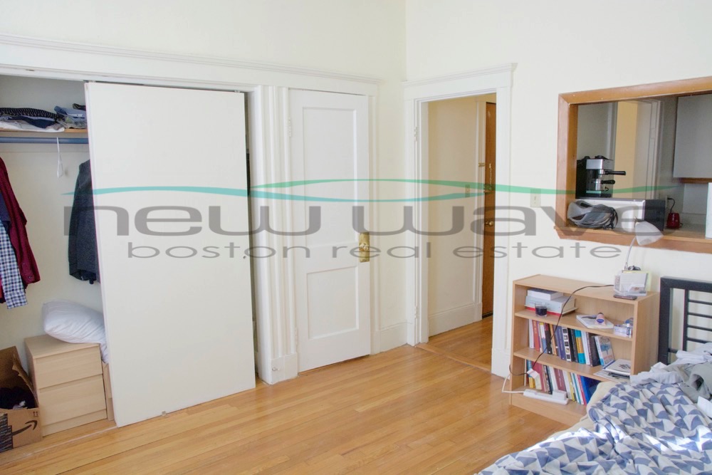 100 Queensberry St, Fenway