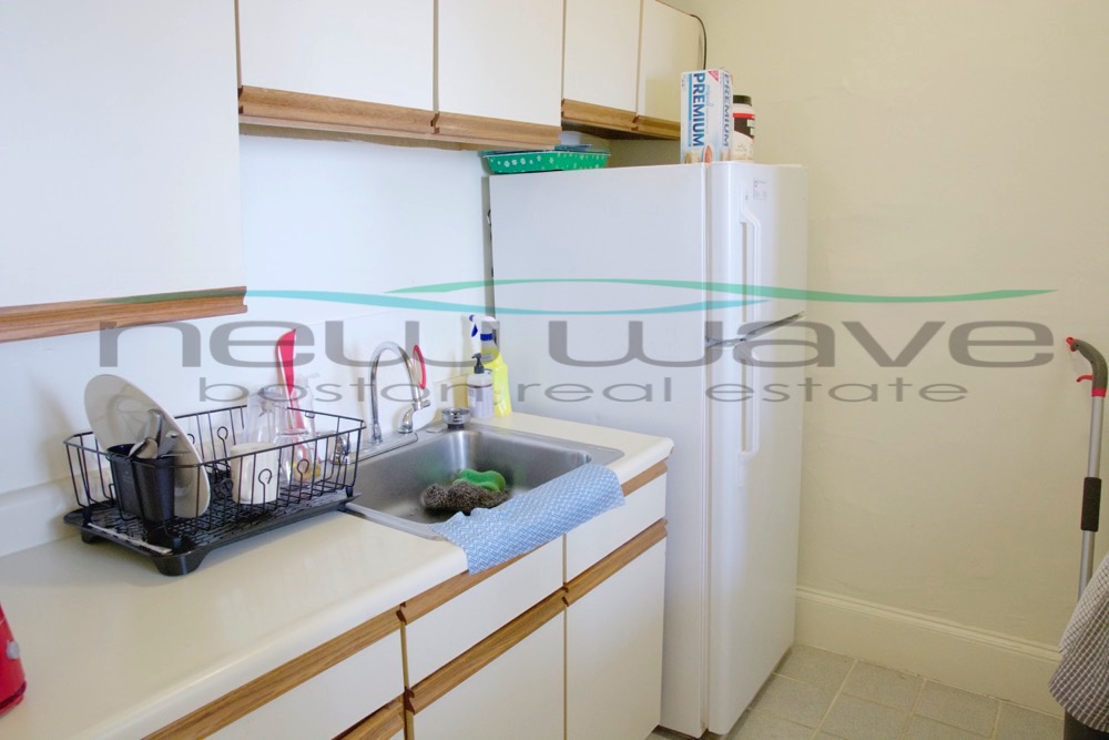 100 Queensberry St, Fenway