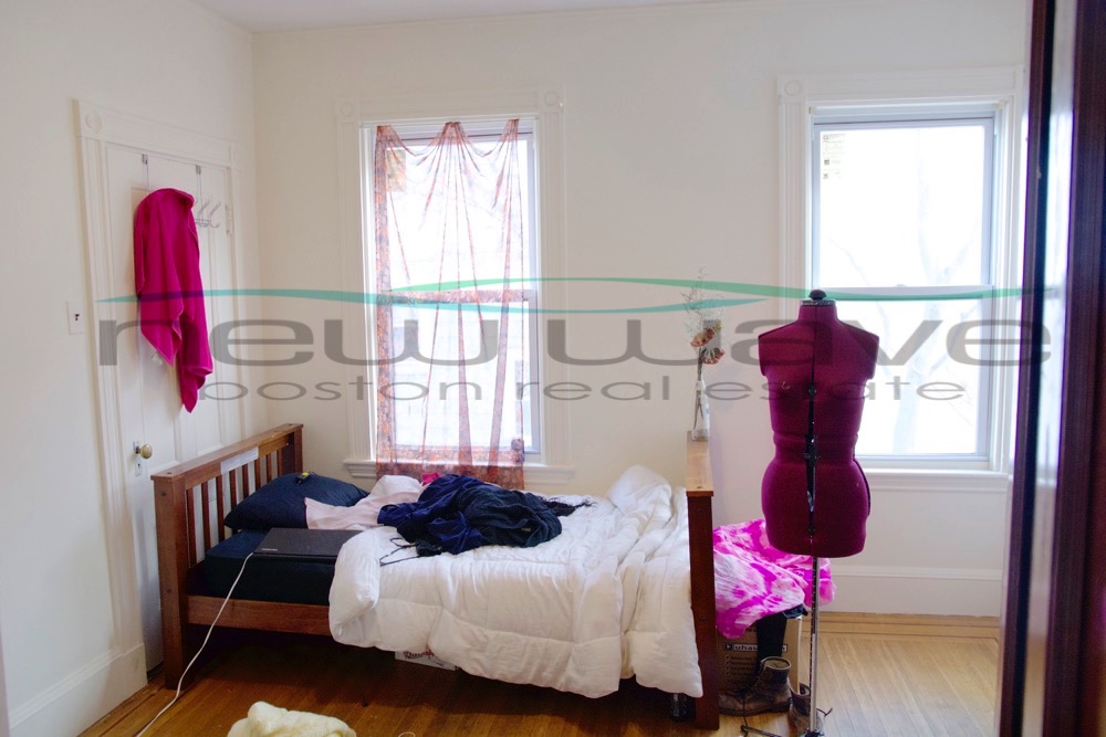 17 Hillside St, Mission Hill