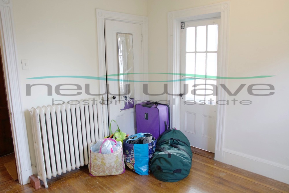 17 Hillside St, Mission Hill