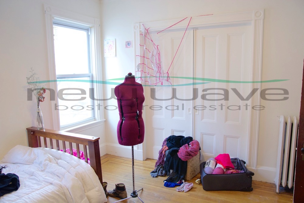 17 Hillside St, Mission Hill