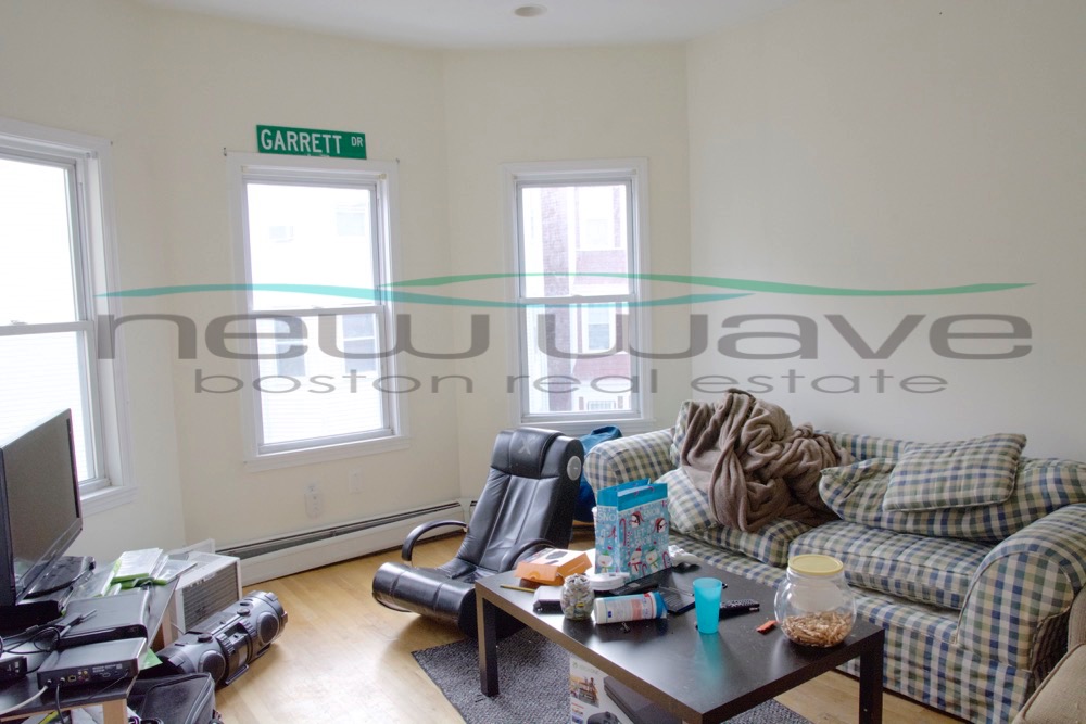 143 Hillside St, Mission Hill