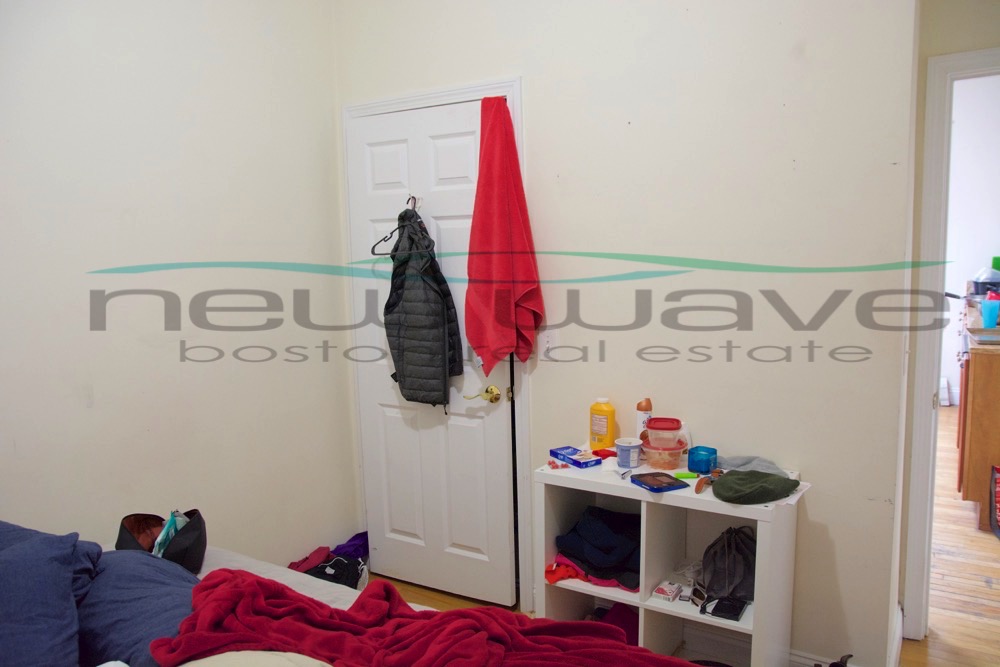 143 Hillside St, Mission Hill