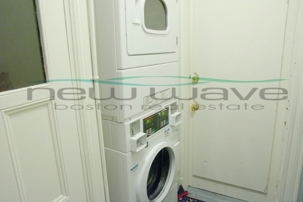 129 Saint Alphonsus St, Mission Hill