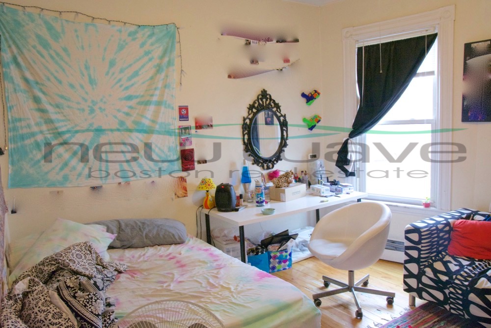 129 Saint Alphonsus St, Mission Hill