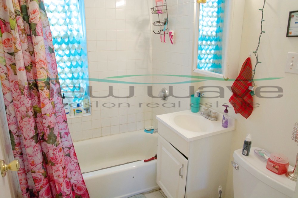 129 Saint Alphonsus St, Mission Hill