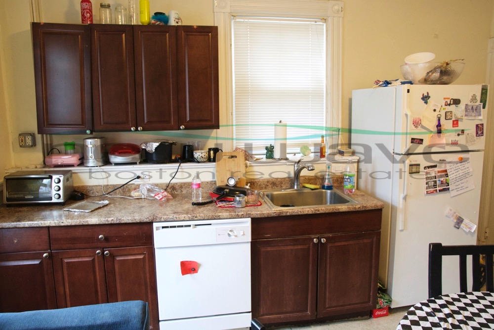 129 Saint Alphonsus St, Mission Hill