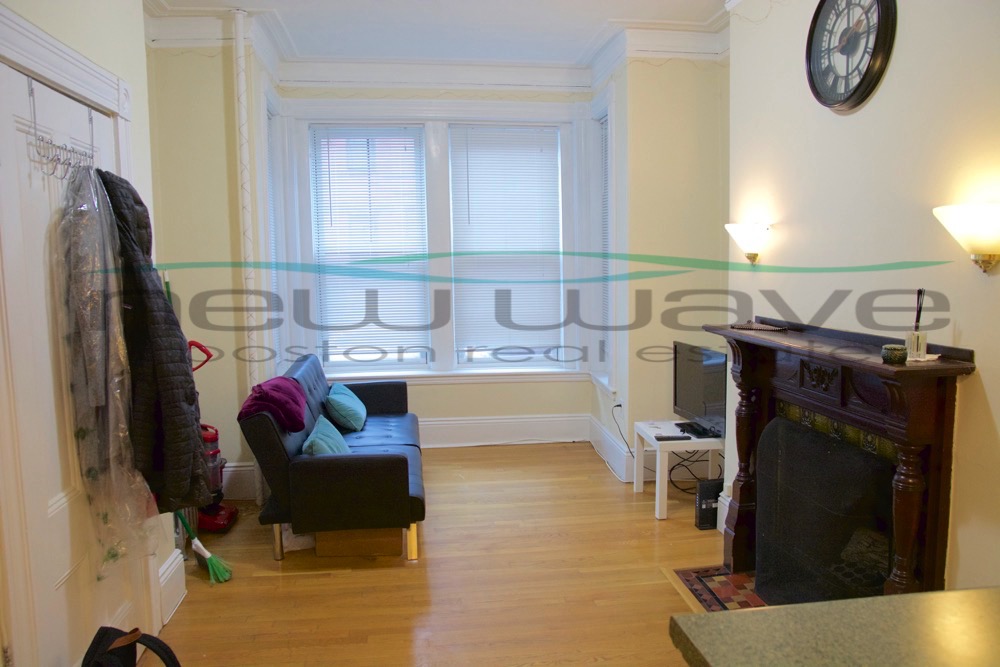 6 Symphony Rd, Fenway