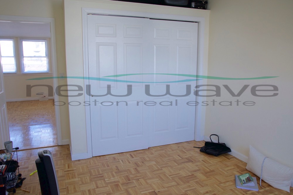 2 bed, 1 bath apartment for rent at 12 Hancock St Unit PHD, Beacon Hill — photo 3 of 8