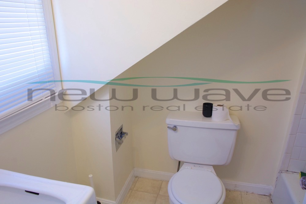 2 bed, 1 bath apartment for rent at 12 Hancock St Unit PHD, Beacon Hill — photo 5 of 8