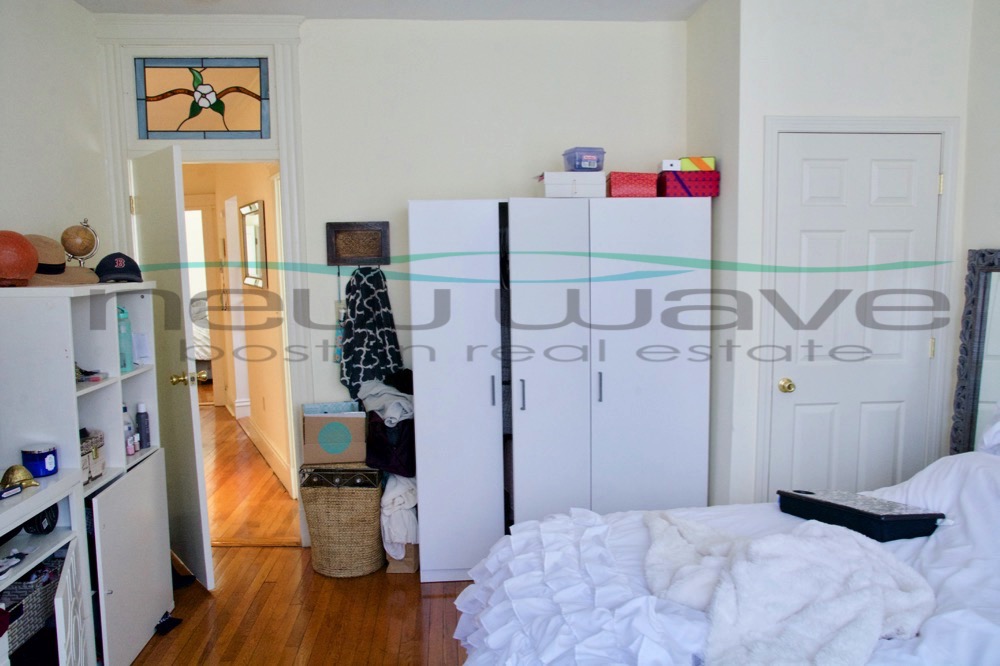 106 Queensberry St, Fenway